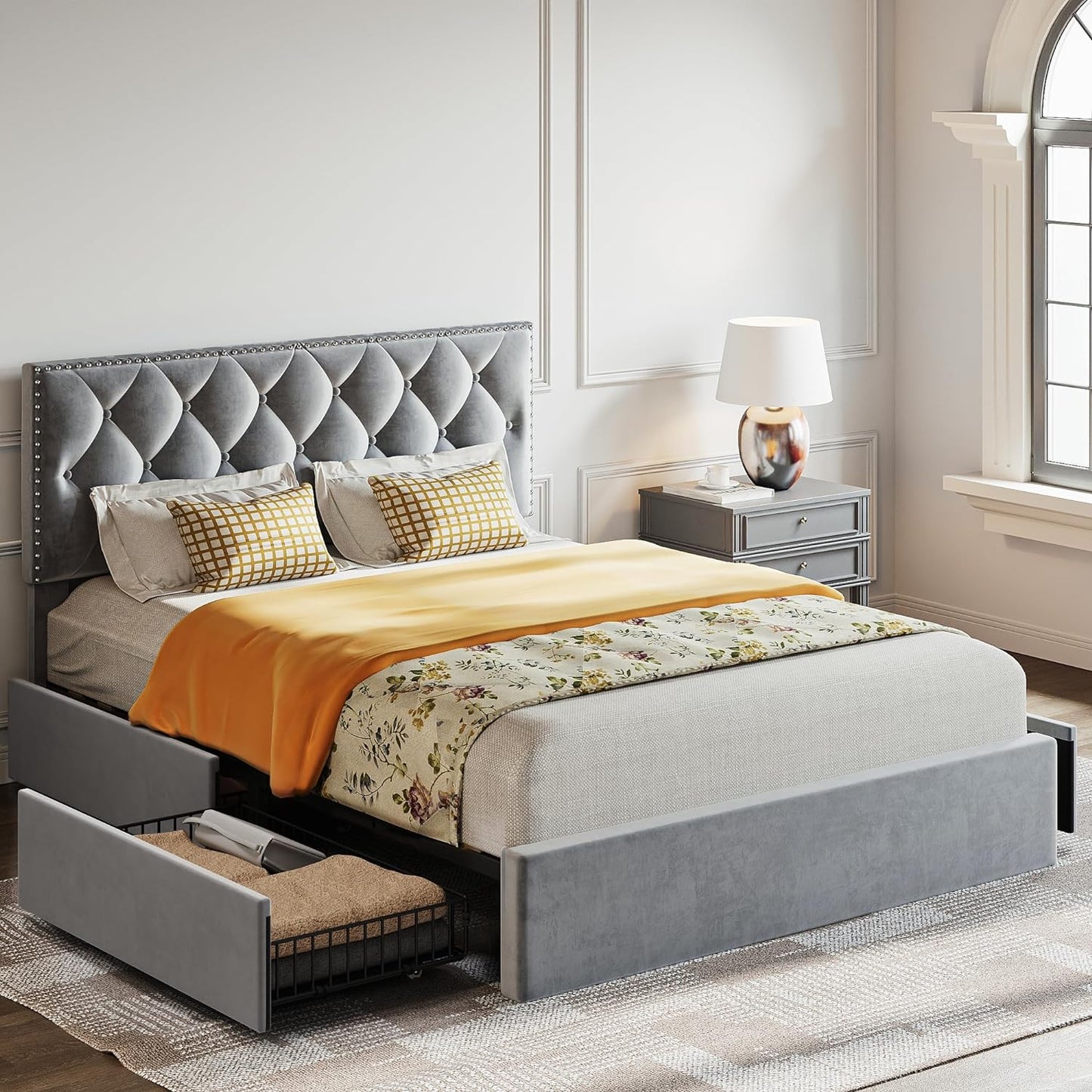 Comfortable Upholstered Platform Bed with 4 drawers